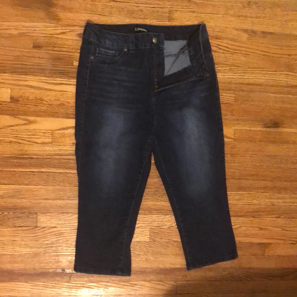 D.jeans brand stretchy capris. High rise